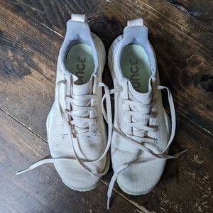 Adidas bounce tennis shoes sz7